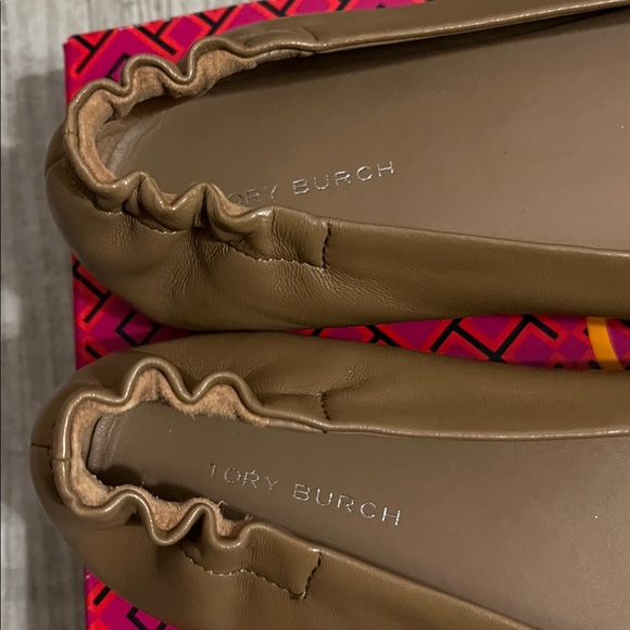 Tory Burch Tan Flats with Silver Logo - Picture 3 of 7